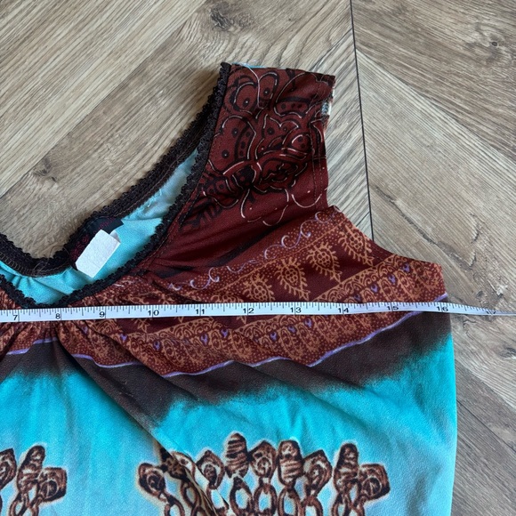 Agenda V-Neck Sleeveless Mesh Print Top - Picture 3 of 4